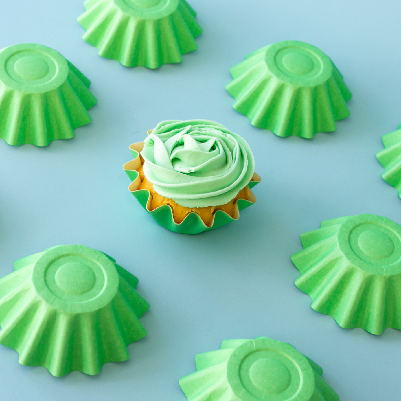 PASTEL GREEN Bloom Baking Cups (24 pack)