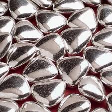 LARGE SILVER HEART Chocolate Dragees (1kg)